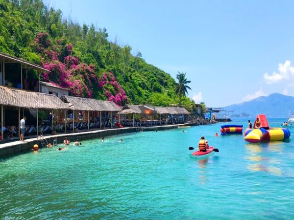 Nha Trang Floating Bar Boat Party Trip